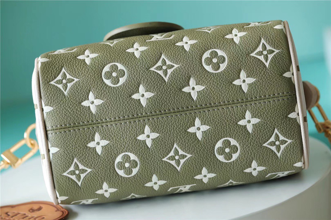 Louis Vuitton Speedy Bandouliere 20 PM Monogram Empreinte Khaki Green / Beige / CreamFor Women, Women’s Handbags, Shoulder And Crossbody Bags 20.5cm/8.1in