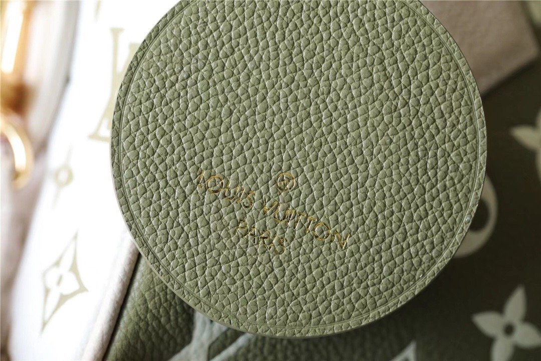 Louis Vuitton Speedy Bandouliere 20 PM Monogram Empreinte Khaki Green / Beige / CreamFor Women, Women’s Handbags, Shoulder And Crossbody Bags 20.5cm/8.1in