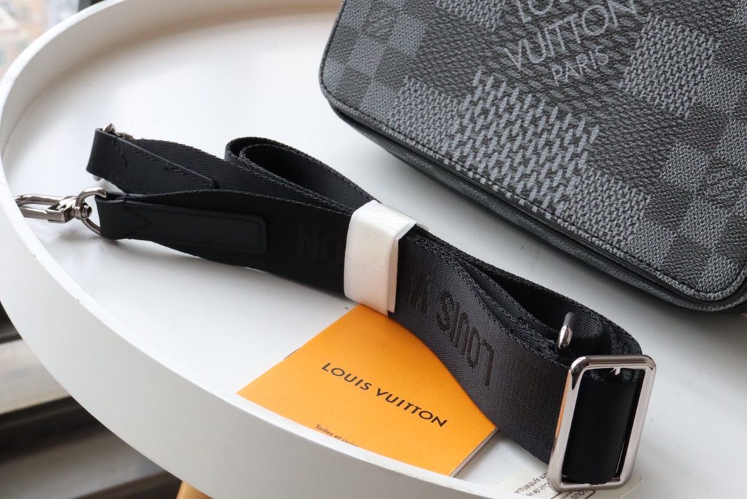 Louis Vuitton Studio Messenger Damier Graphite Gray For Men, Men’s Bags, Shoulder And Crossbody Bags 9.3in/25.3cm