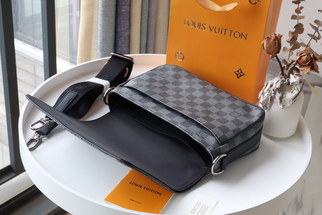 Louis Vuitton Studio Messenger Damier Graphite Gray For Men, Men’s Bags, Shoulder And Crossbody Bags 9.3in/25.3cm