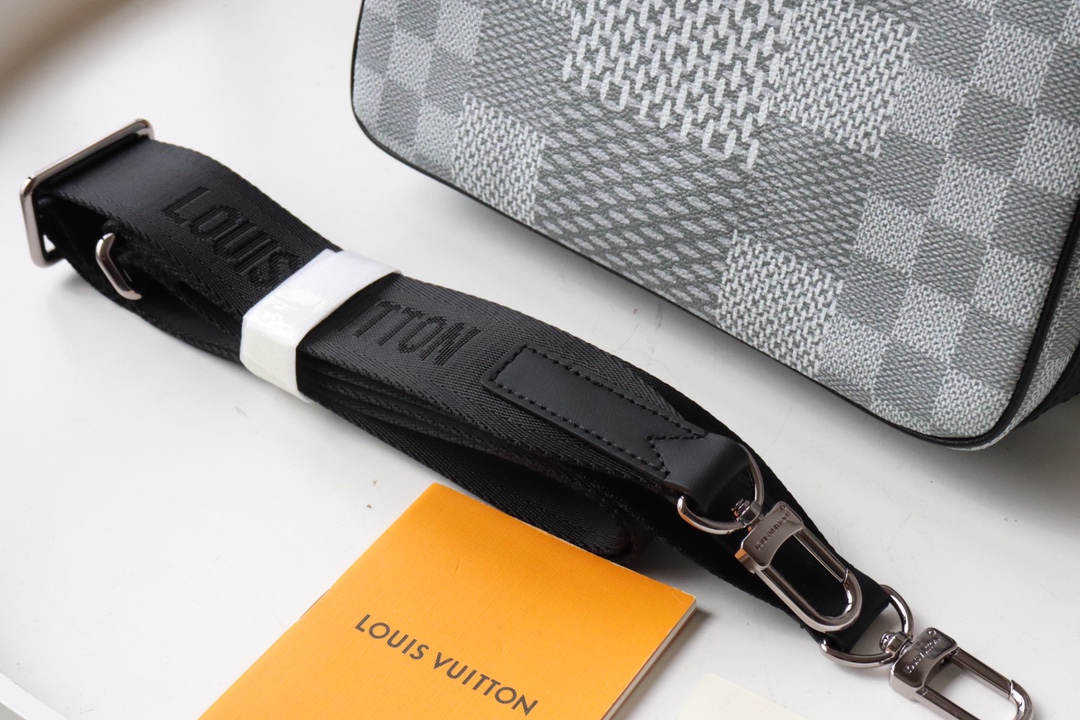Louis Vuitton Studio Messenger Damier Graphite Plaster For Men, Men’s Bags, Shoulder And Crossbody Bags 9.3in/25.3cm
