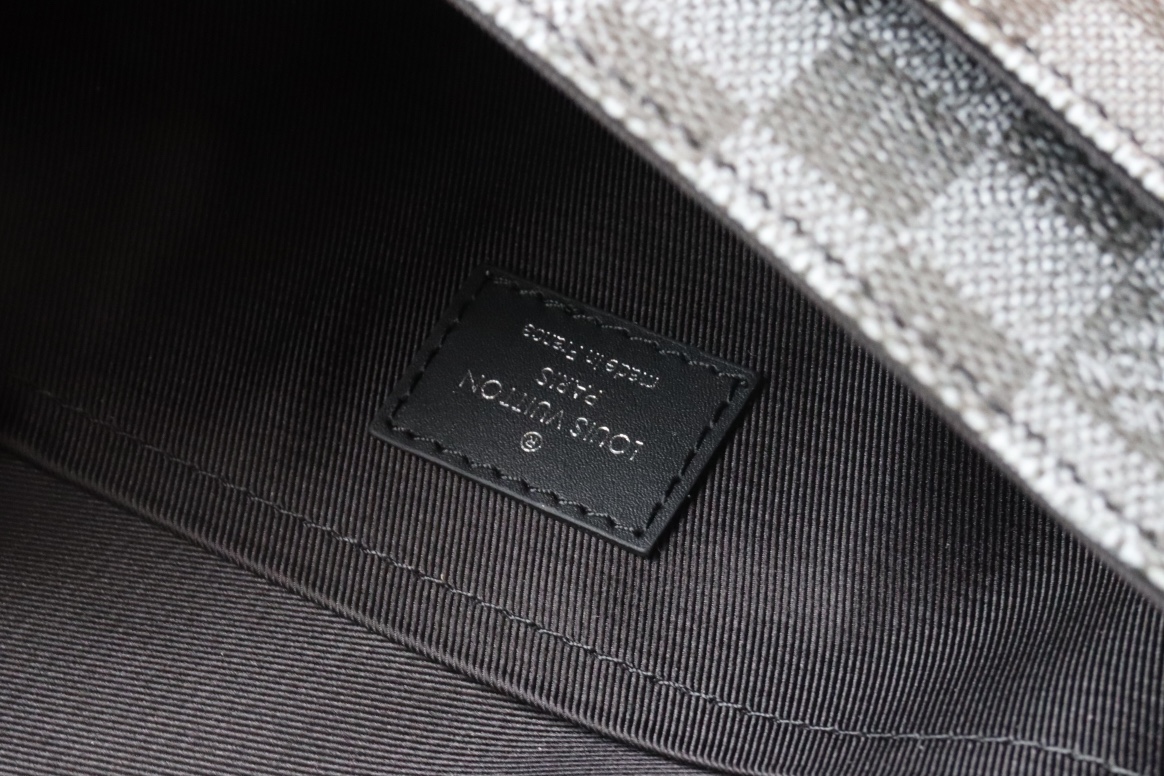 Louis Vuitton Studio Messenger Damier Graphite Plaster For Men, Men’s Bags, Shoulder And Crossbody Bags 9.3in/25.3cm