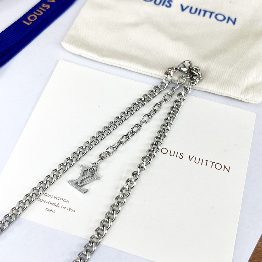 Louis Vuitton Sunrise Necklace Silver For Women