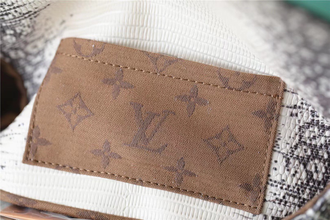 Louis Vuitton Swing Monogram Silver For Women, Women’s Handbags, Shoulder And Crossbody Bags 24cm/9.4in LV 