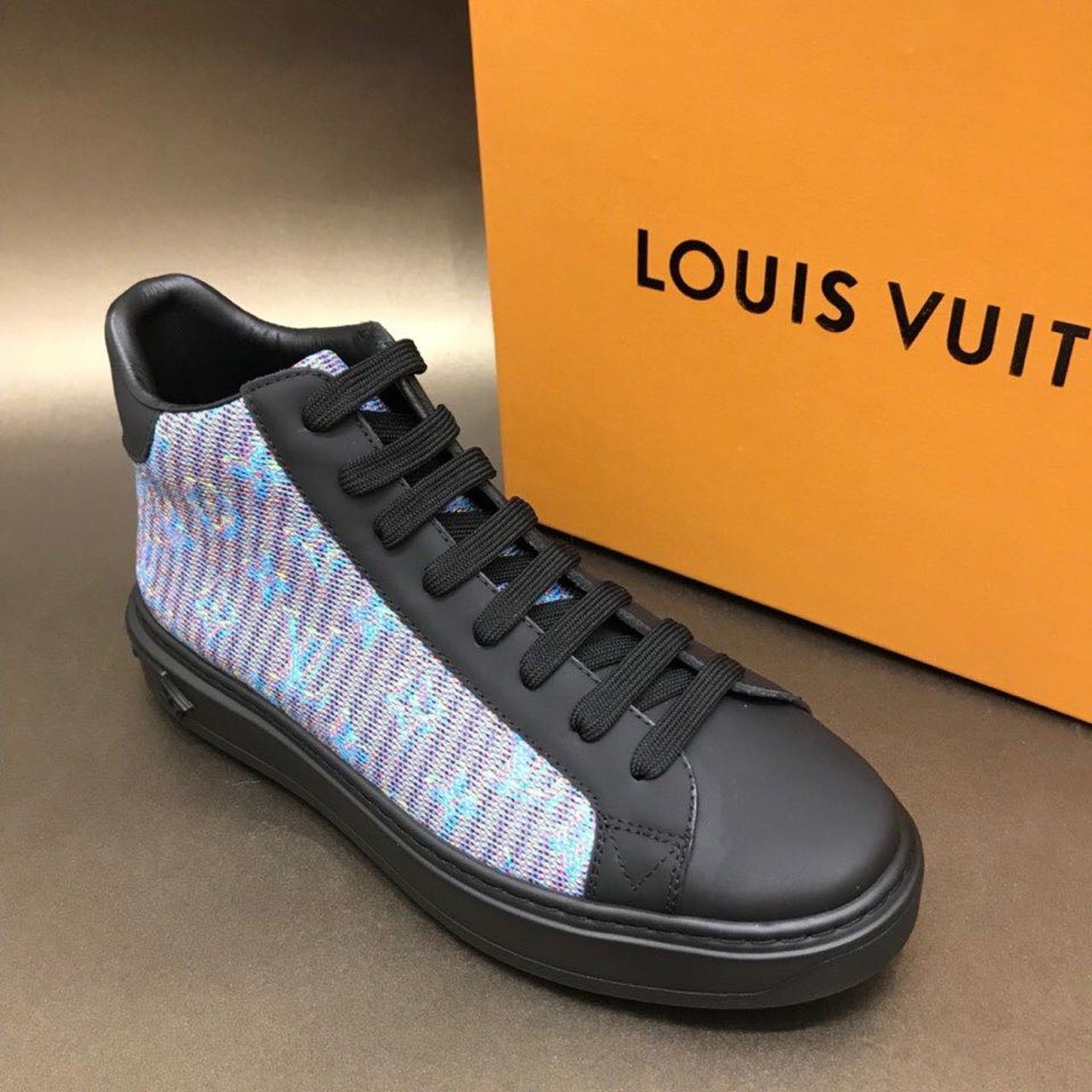 Louis Vuitton Time Out High Top Sneakers Calfskin Leather Fall/Winter Collection 1A4XYE, Blue/Black