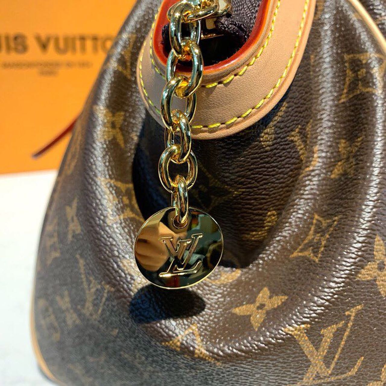 Louis Vuitton Tivoli Tote Bag Monogram Canvas For Women, Women’s Handbags, Shoulder Bags 18.1in/46cm