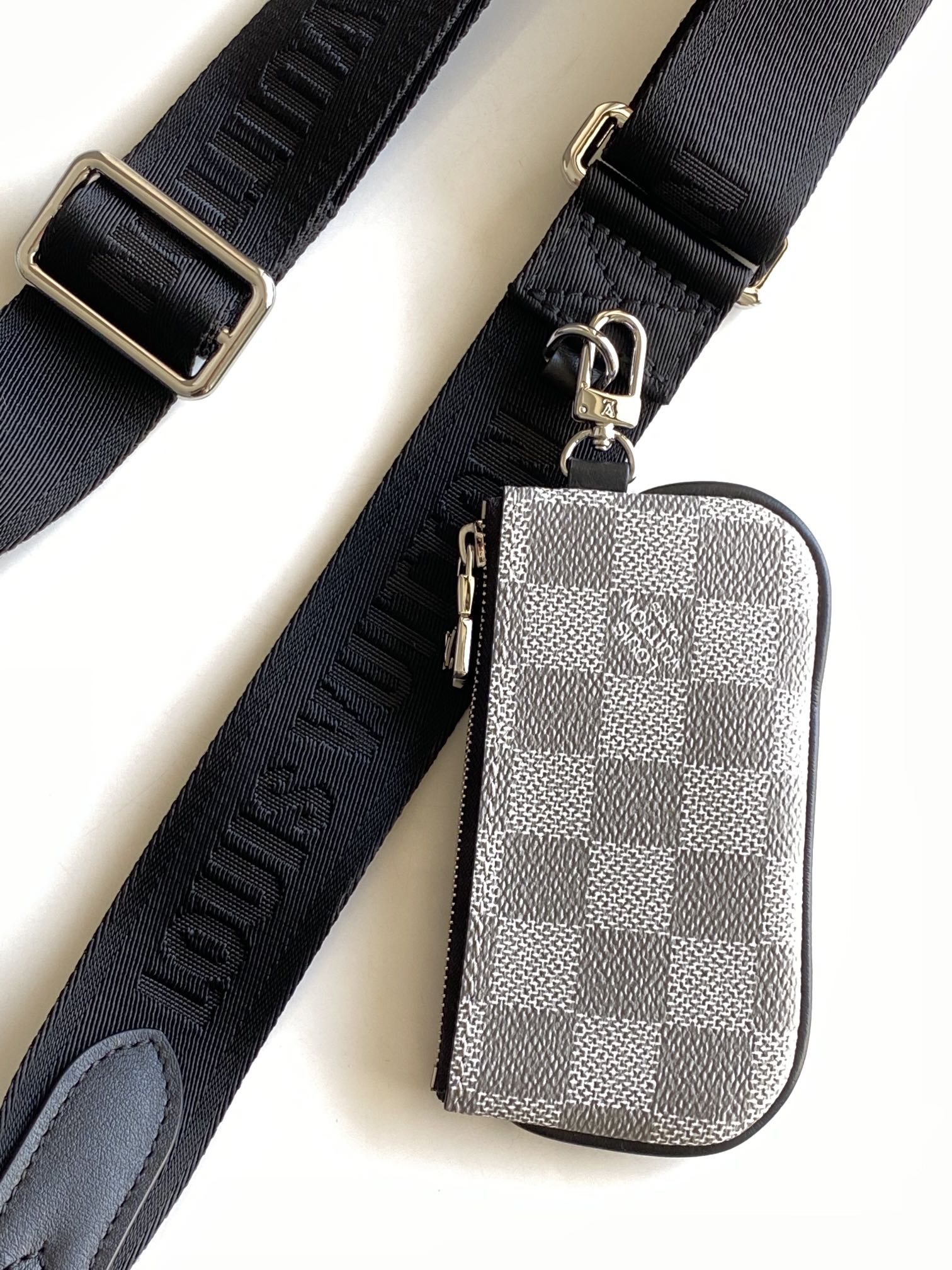 Louis Vuitton Trio Messenger Damier Graphite Plaster For Men, Men’s Bags, Shoulder And Crossbody Bags 9.8in/25cm LV