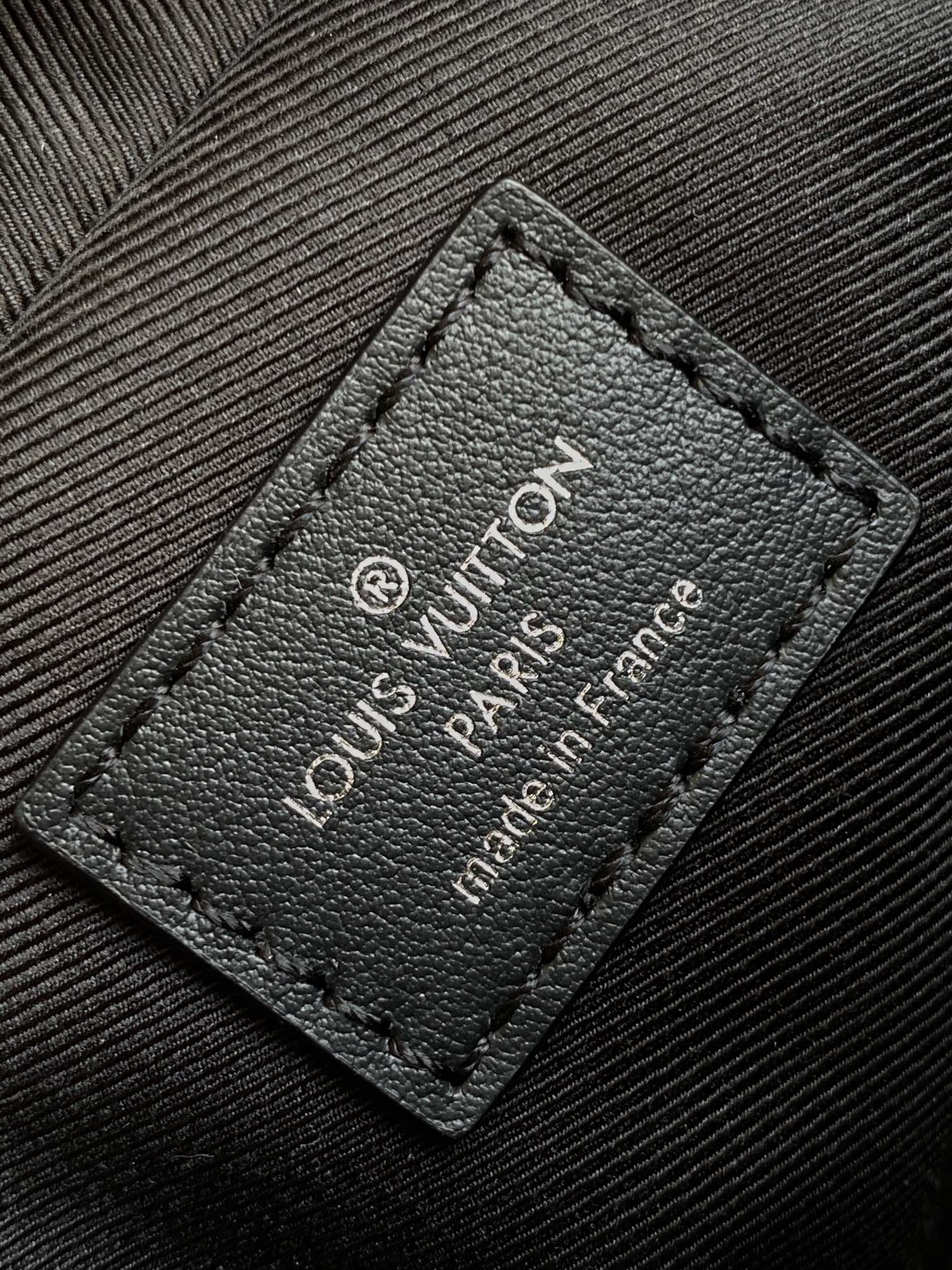 Louis Vuitton Trio Messenger Damier Graphite Plaster For Men, Men’s Bags, Shoulder And Crossbody Bags 9.8in/25cm LV