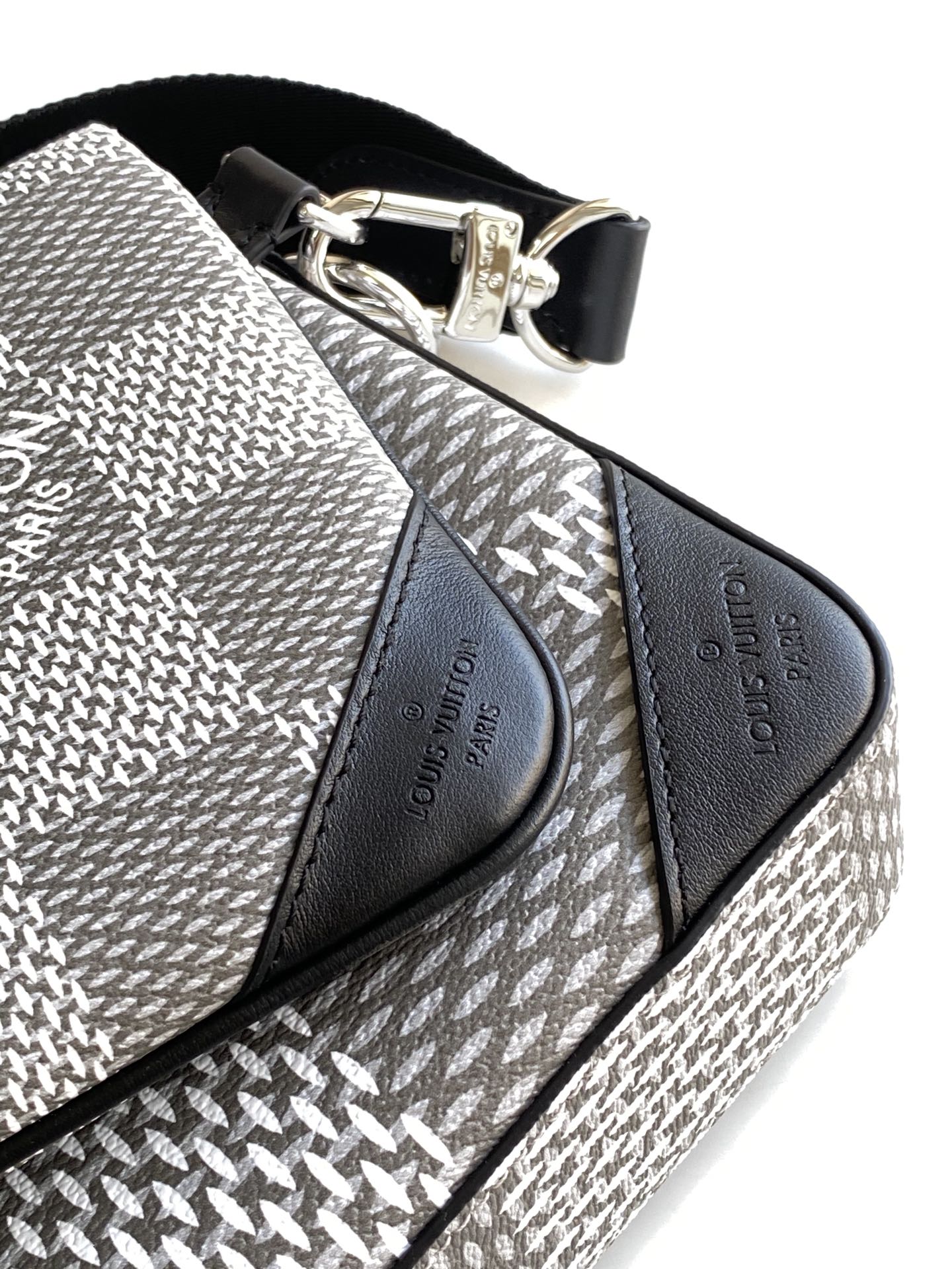 Louis Vuitton Trio Messenger Damier Graphite Plaster For Men, Men’s Bags, Shoulder And Crossbody Bags 9.8in/25cm LV