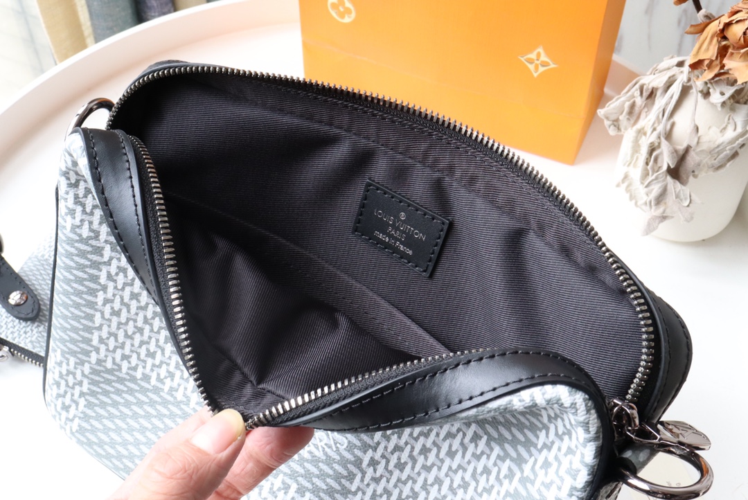 Louis Vuitton Trio Messenger Monogram Eclipse Monogram/ Eclipse Reverse For Men, Men’s Bags, Shoulder And Crossbody Bags 9.8in/25cm