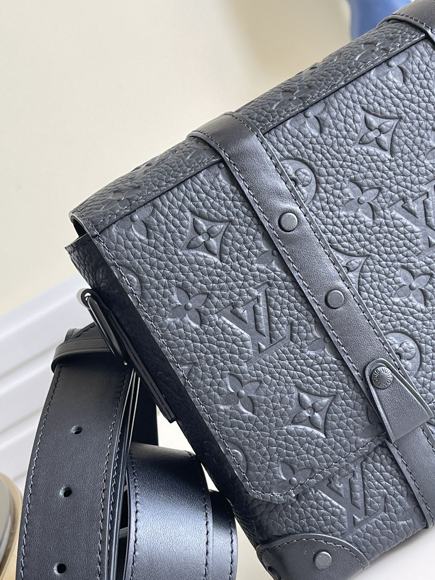 Louis Vuitton Trunk Messenger Taurillon Monogram Black For Men, Men’s Bags, Shoulder And Crossbody Bags 9.4in/21cm