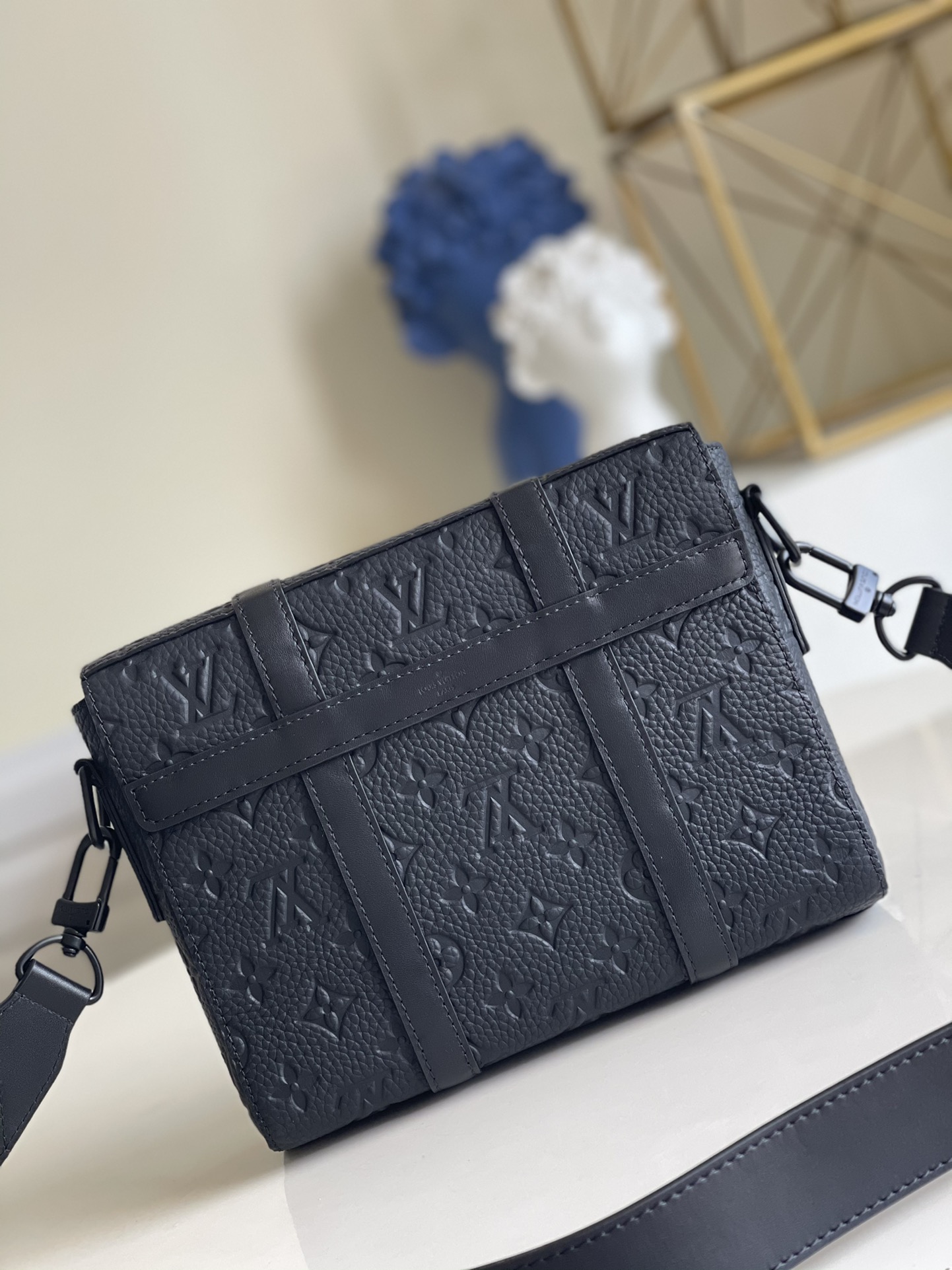 Louis Vuitton Trunk Messenger Taurillon Monogram Black For Men, Men’s Bags, Shoulder And Crossbody Bags 9.4in/21cm