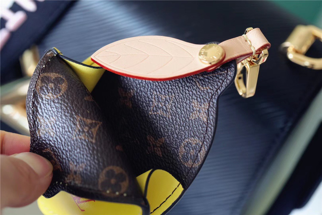 Louis Vuitton Twist MM Epi Black For Women, Women’s Handbags, Shoulder And Crossbody Bags 7.5in/19cm