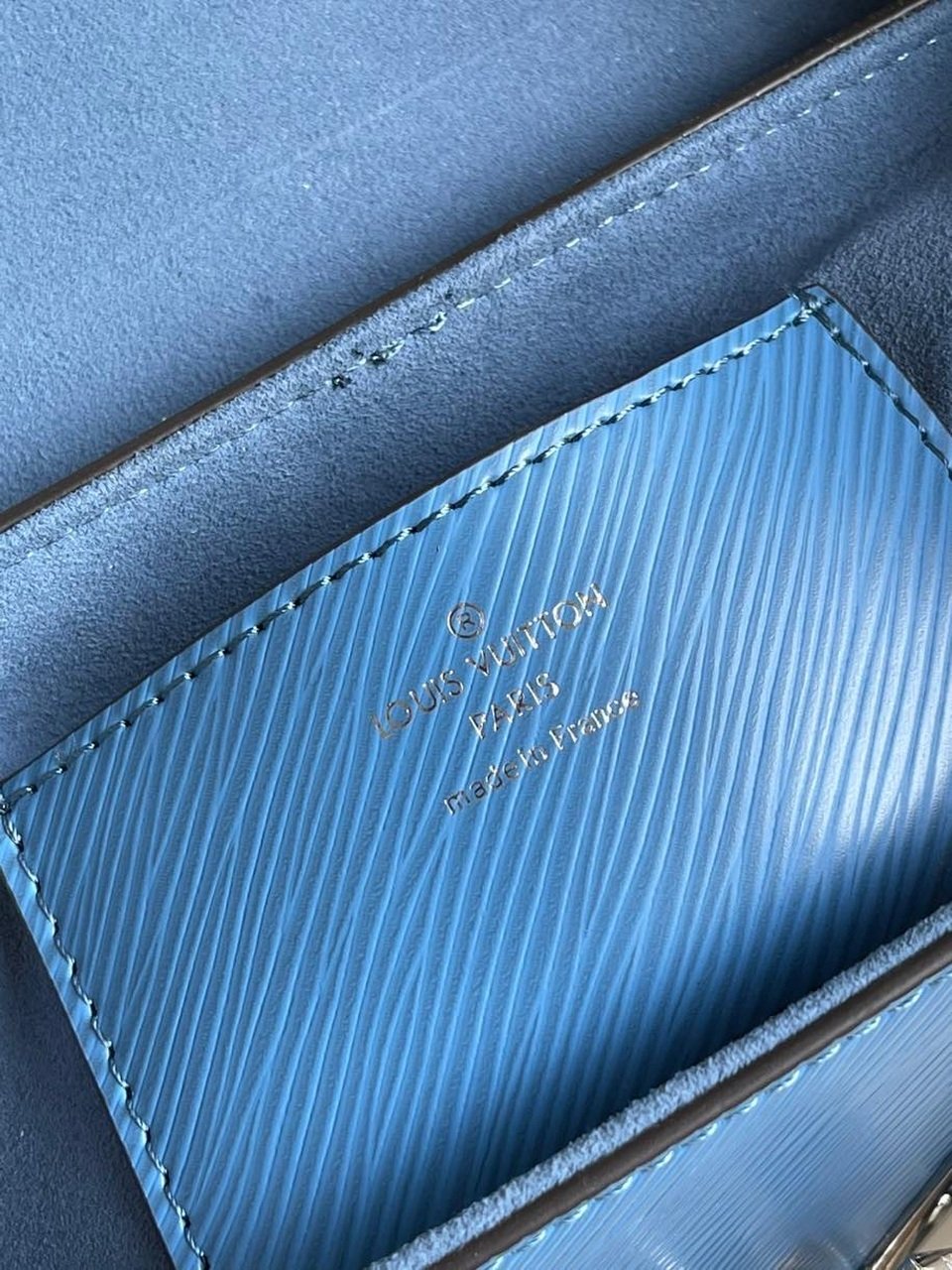 Louis Vuitton Twist MM Epi Blue For Women, Women’s Handbags, Shoulder And Crossbody Bags 9.1in/23cm LV