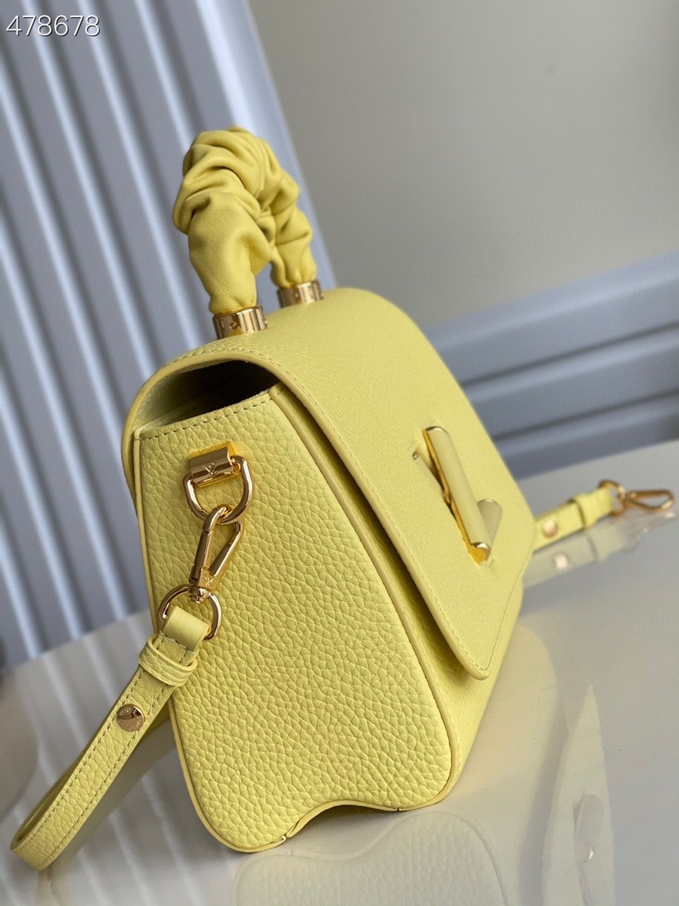 Louis Vuitton Twist MM Ginger Yellow For Women, Women’s Handbags, Shoulder And Crossbody Bags 9.1in/23cm LV