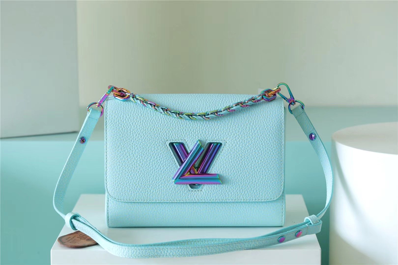 Louis Vuitton Twist MM Grain Blue For Women, Women’s Handbags, Shoulder And Crossbody Bags 9.1in/23cm