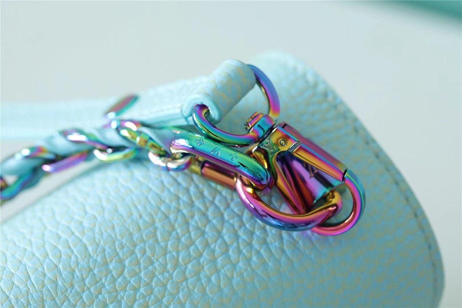 Louis Vuitton Twist MM Grain Blue For Women, Women’s Handbags, Shoulder And Crossbody Bags 9.1in/23cm