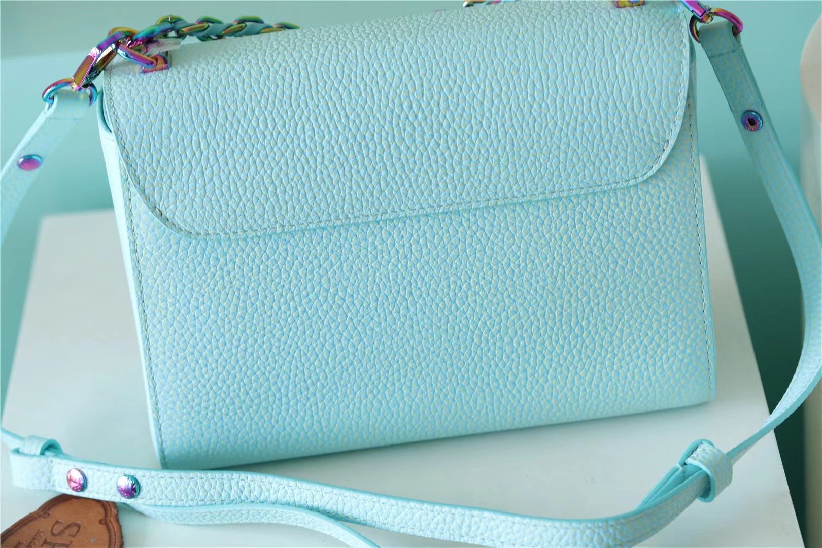 Louis Vuitton Twist MM Grain Blue For Women, Women’s Handbags, Shoulder And Crossbody Bags 9.1in/23cm