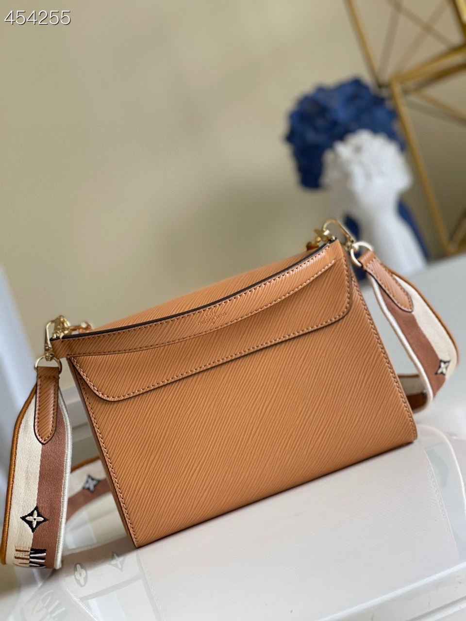 Louis Vuitton Twist MM Monogram Blossoms Honey Gold For Women, Women’s Handbag, Shoulder And Crossbody Bags 9.1in/23cm