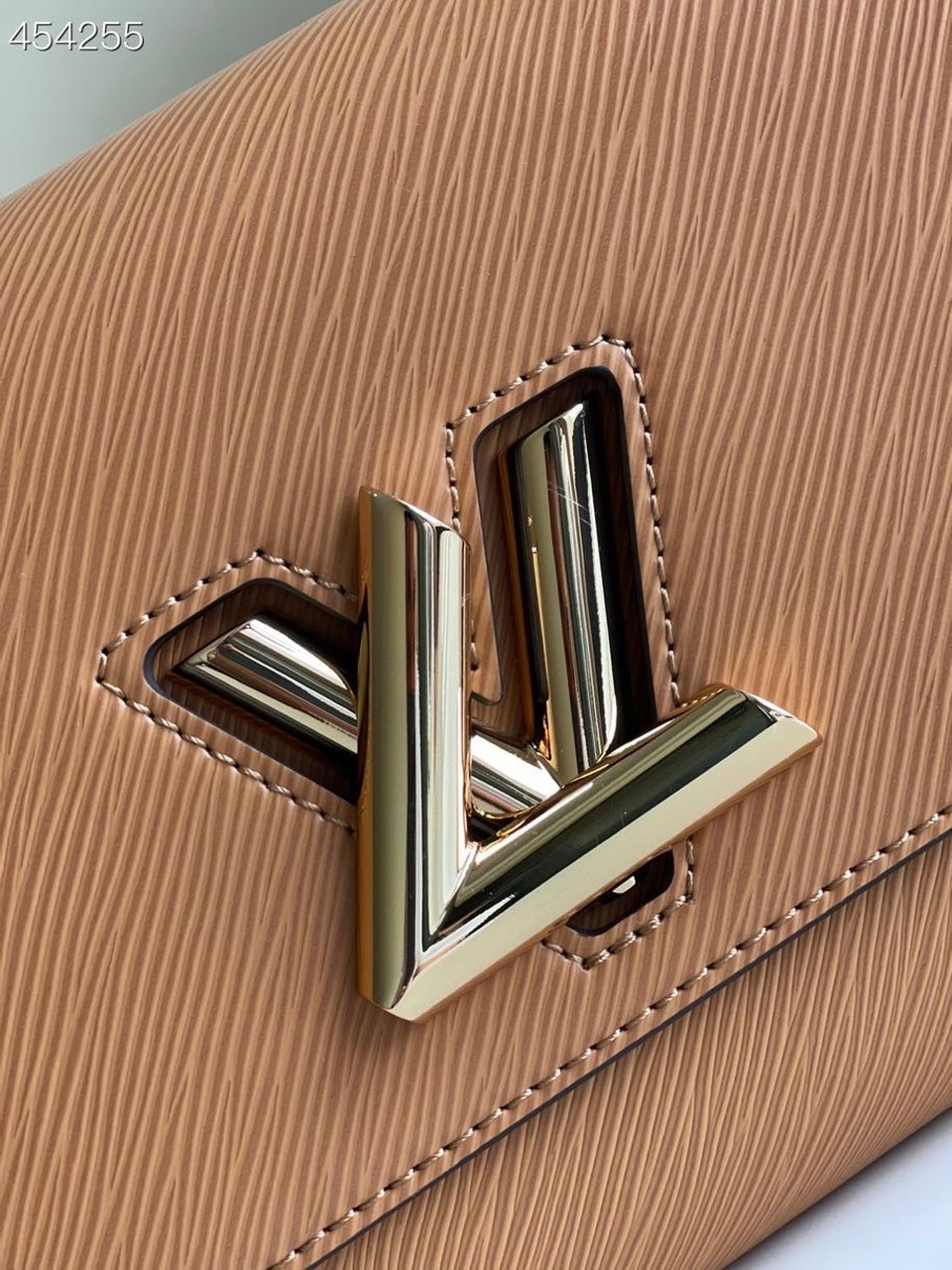 Louis Vuitton Twist MM Monogram Blossoms Honey Gold For Women, Women’s Handbag, Shoulder And Crossbody Bags 9.1in/23cm