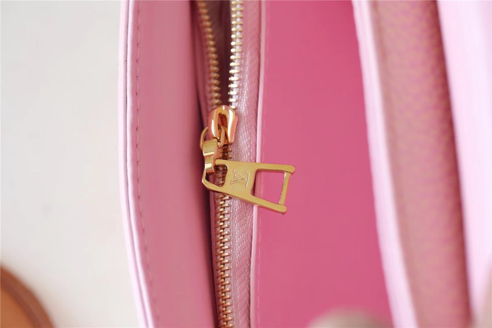 Louis Vuitton Twist PM Grain Pink For Women, Women’s Handbags, Shoulder And Crossbody Bags 7.5in/19cm