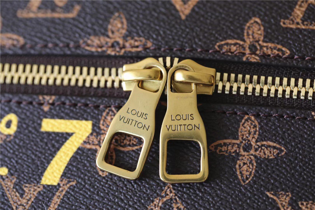Louis Vuitton Vertical Box Trunk Monogram Canvas For Men, Men’s Bags, Shoulder And Crossbody Bags 8.7in/22cm