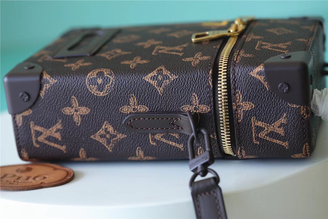 Louis Vuitton Vertical Box Trunk Monogram Canvas For Men, Men’s Bags, Shoulder And Crossbody Bags 8.7in/22cm