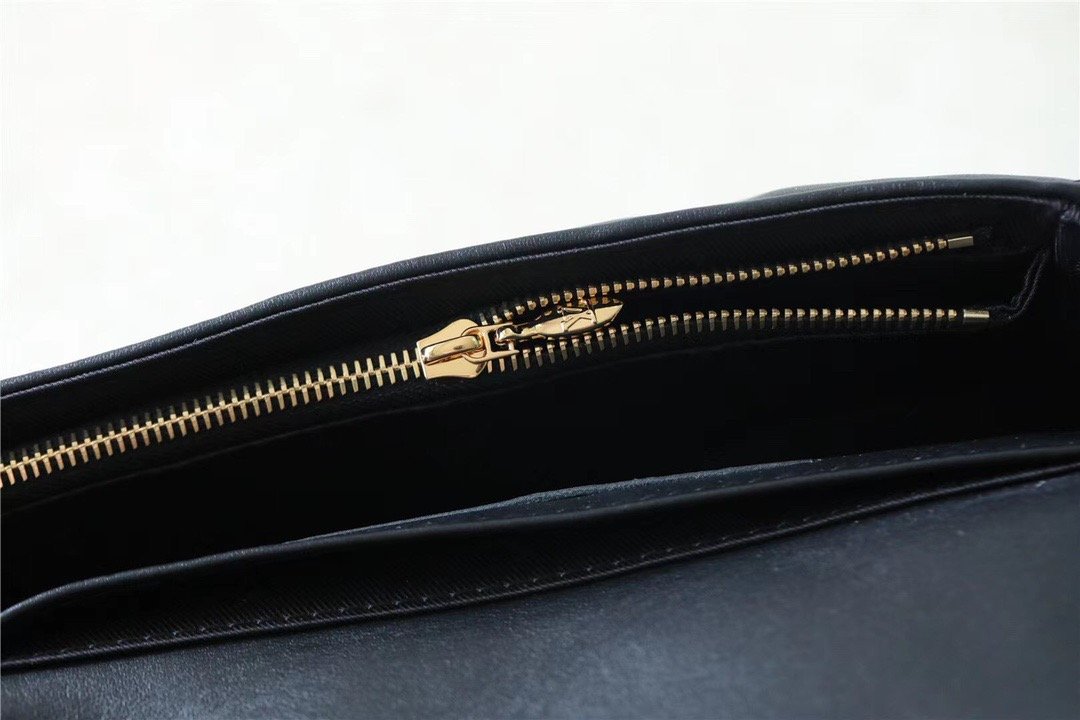 Louis Vuitton Wallet On Strap Bubblegram Monogram In Wallets and Small Leather Goods For Women 7.9in/20cm