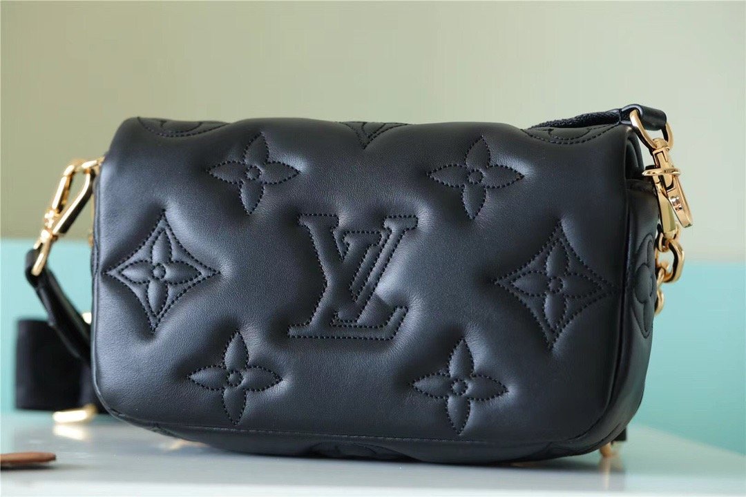 Louis Vuitton Wallet On Strap Bubblegram Monogram In Wallets and Small Leather Goods For Women 7.9in/20cm