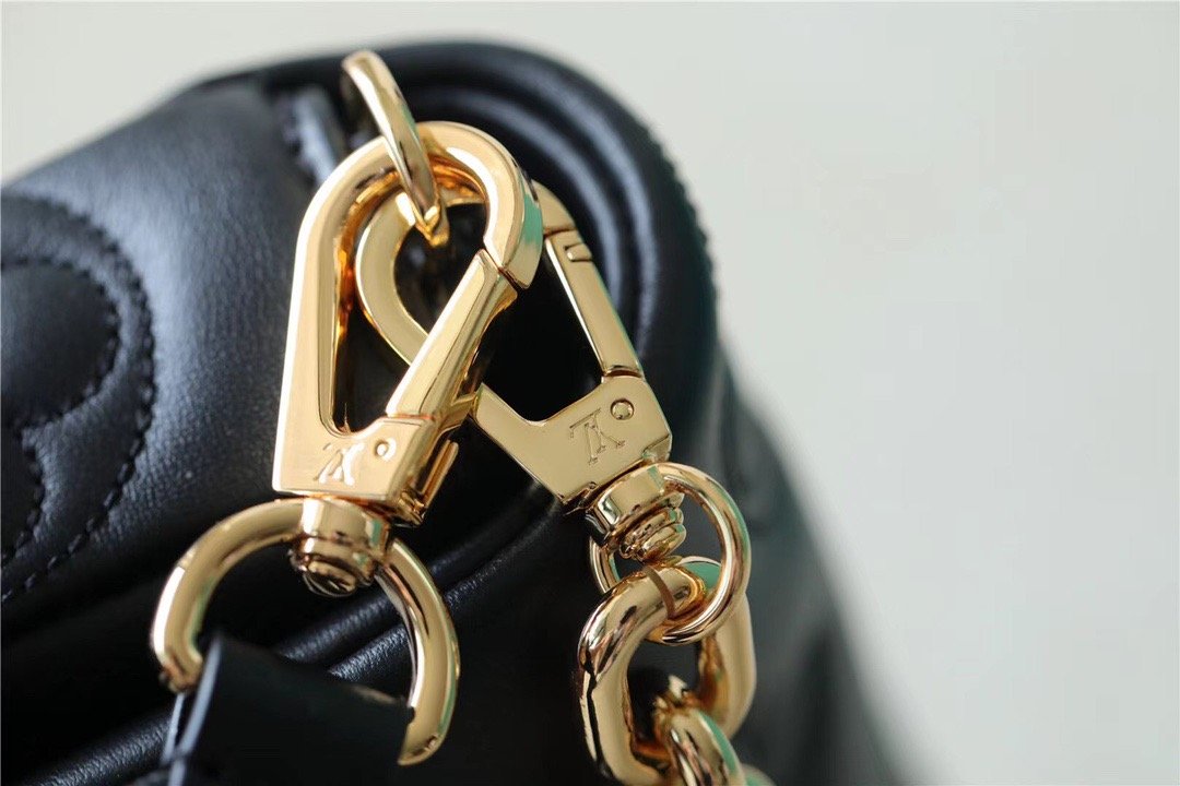Louis Vuitton Wallet On Strap Bubblegram Monogram In Wallets and Small Leather Goods For Women 7.9in/20cm