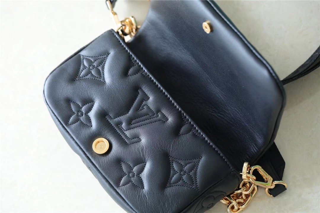 Louis Vuitton Wallet On Strap Bubblegram Monogram In Wallets and Small Leather Goods For Women 7.9in/20cm