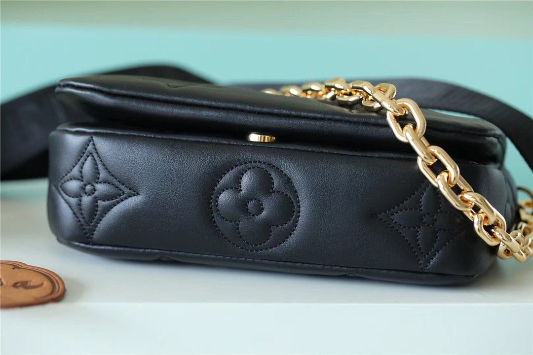 Louis Vuitton Wallet On Strap Bubblegram Monogram In Wallets and Small Leather Goods For Women 7.9in/20cm