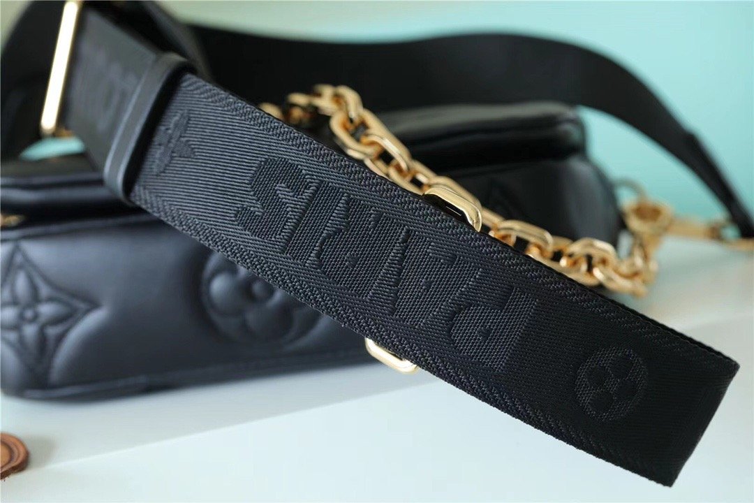 Louis Vuitton Wallet On Strap Bubblegram Monogram In Wallets and Small Leather Goods For Women 7.9in/20cm