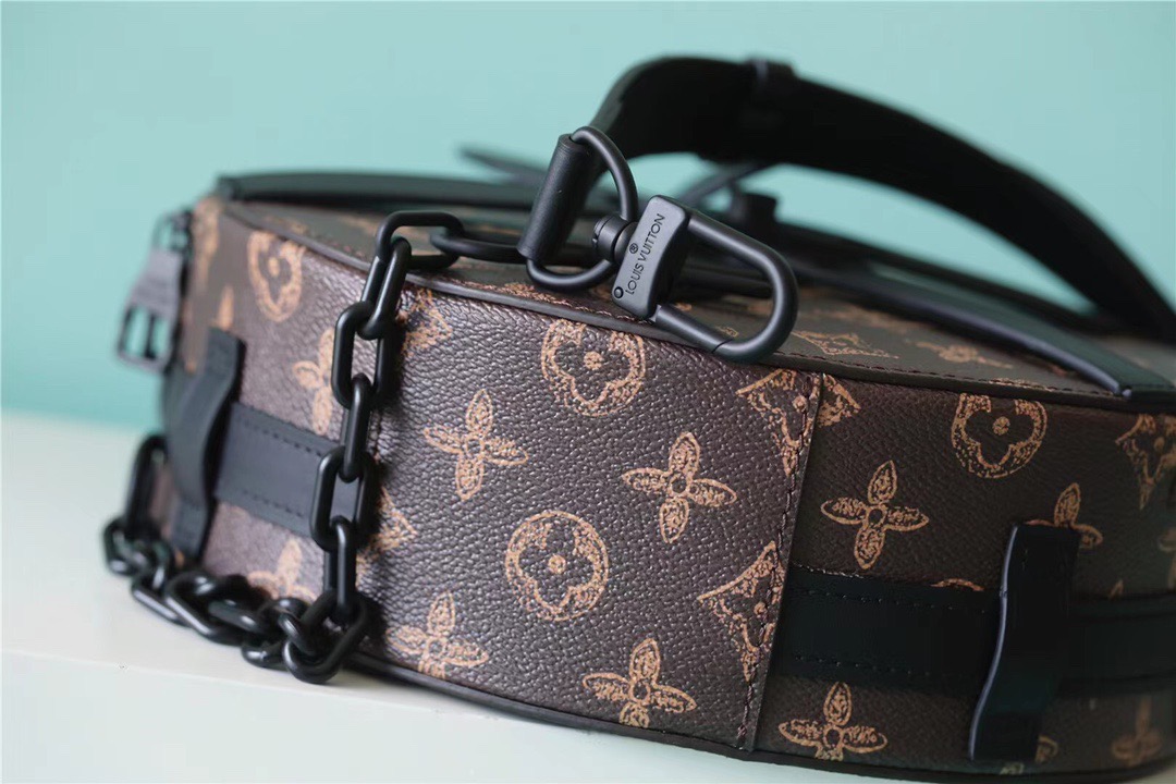 Louis Vuitton Wheel Box Monogram Canvas For Women, Women’s Handbags, Shoulder Bags And Crossbody Bags 9.1in/23cm 