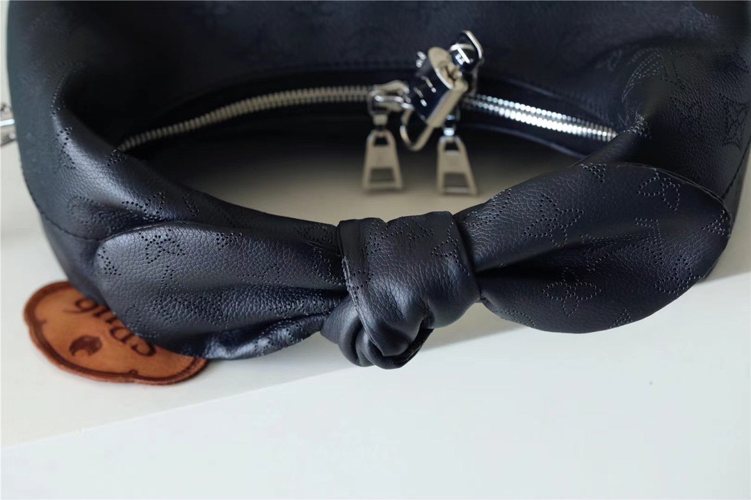 Louis Vuitton Why Knot PM Bag Shouder Bags Black/Greige/Cream For Women 13.4in/34cm