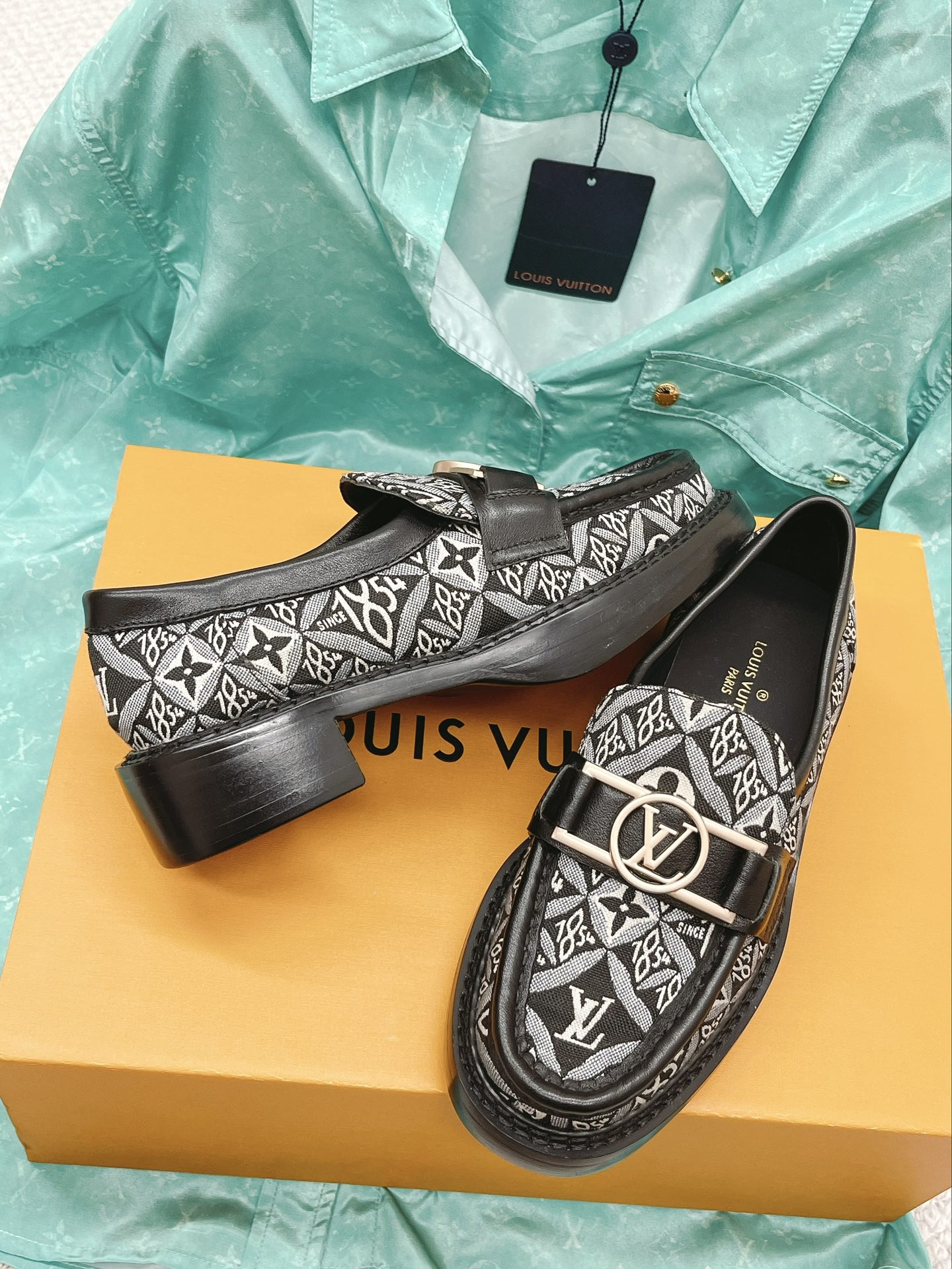 Louis Vuitton Women’s Academy Loafer Black And White For Women LV