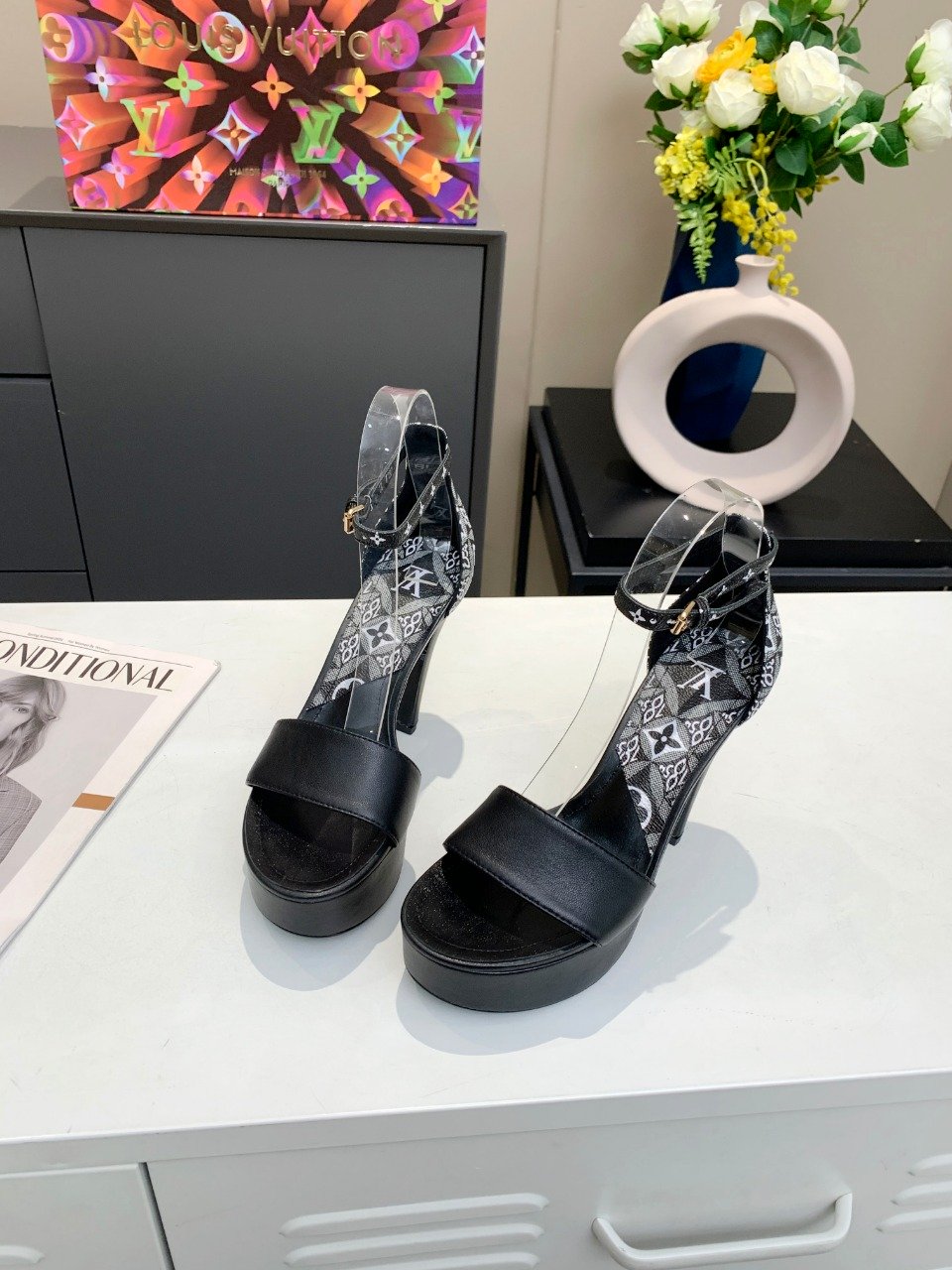 Louis Vuitton Women’s Afterglow Platform Sandal Black And White For Women LV