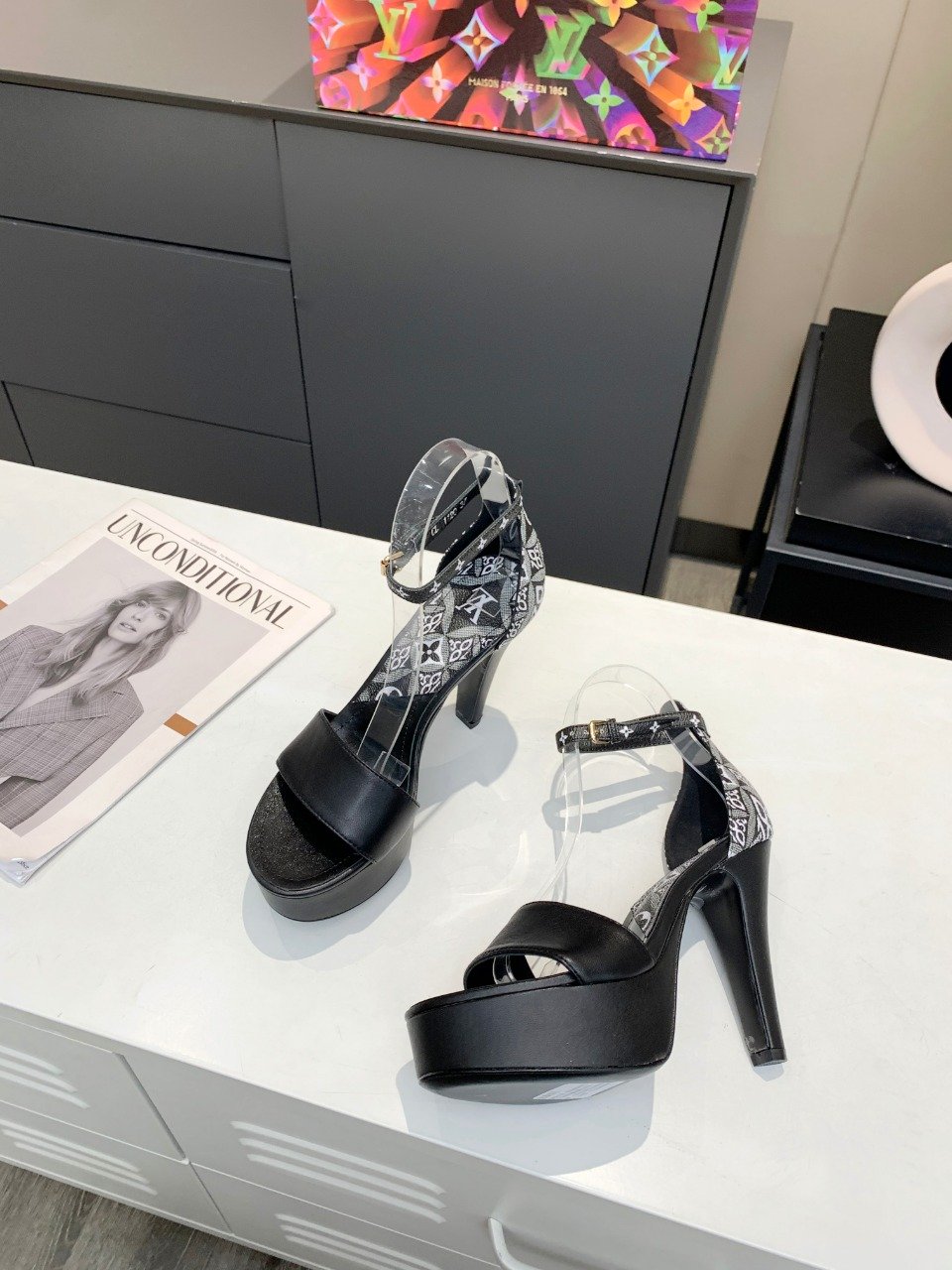 Louis Vuitton Women’s Afterglow Platform Sandal Black And White For Women LV