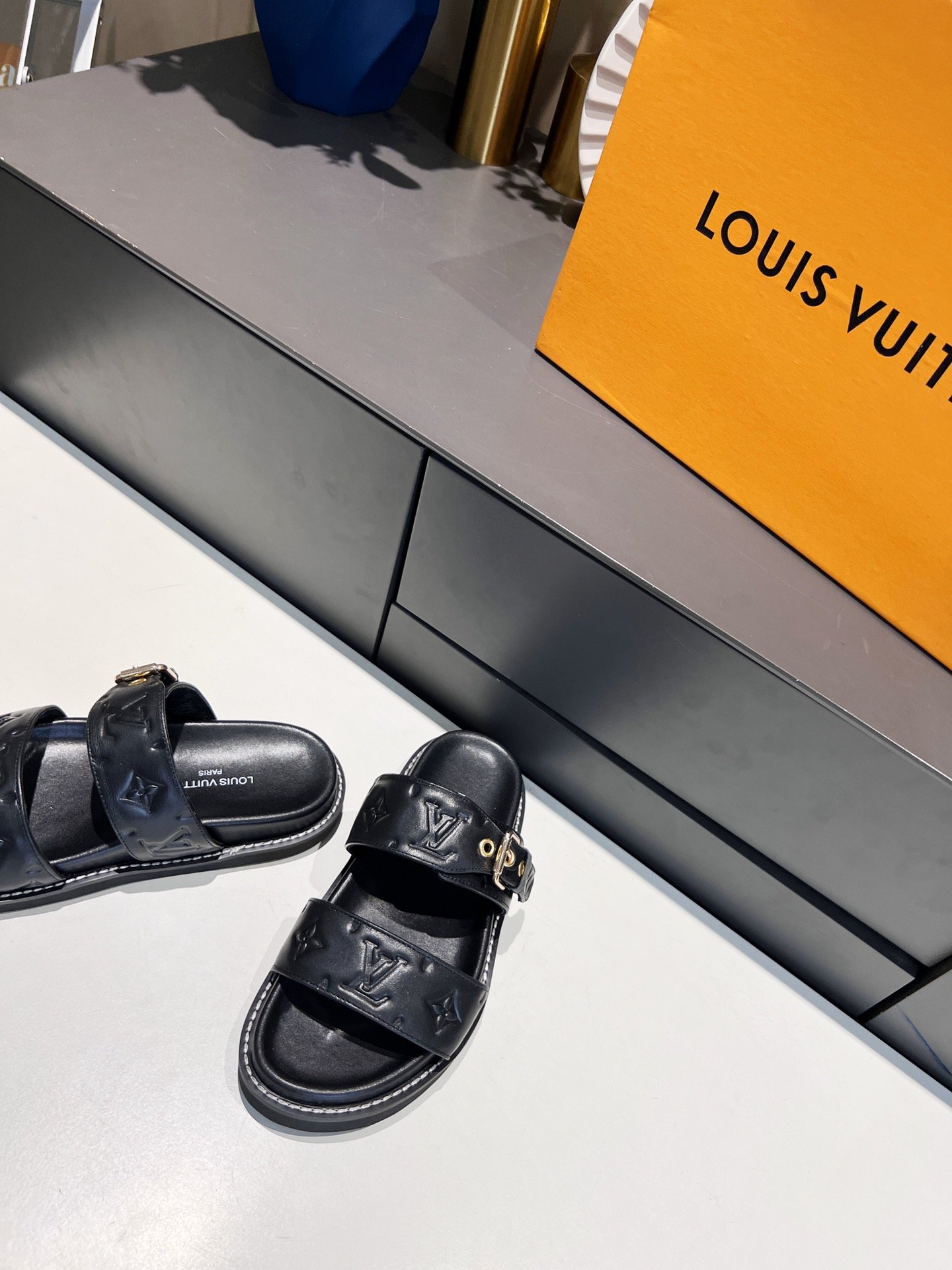 Louis Vuitton Women’s Bom Dia Flat Mule Black For Women LV
