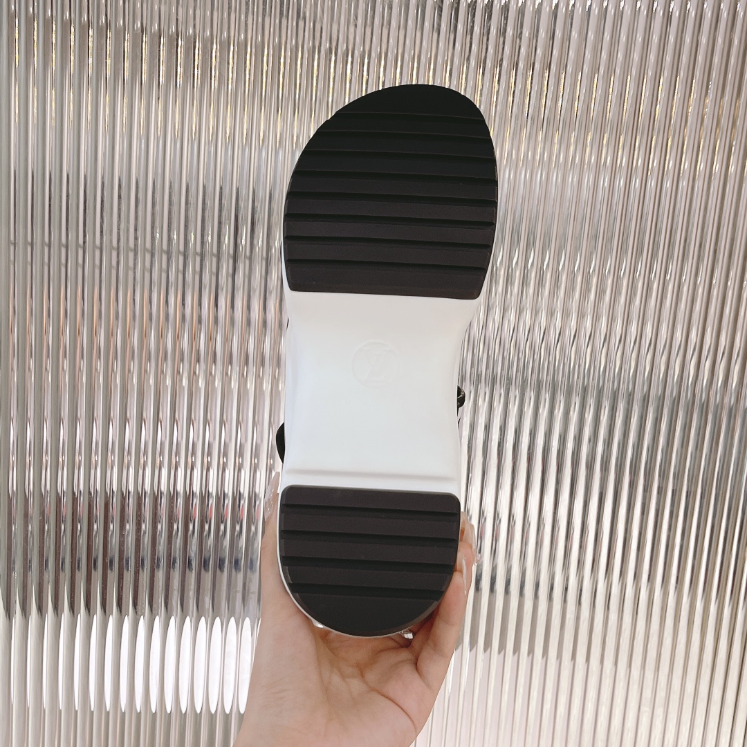 Louis Vuitton Women’s LV Archlight Flat Sandal Black For Women LV 1AA0PZ