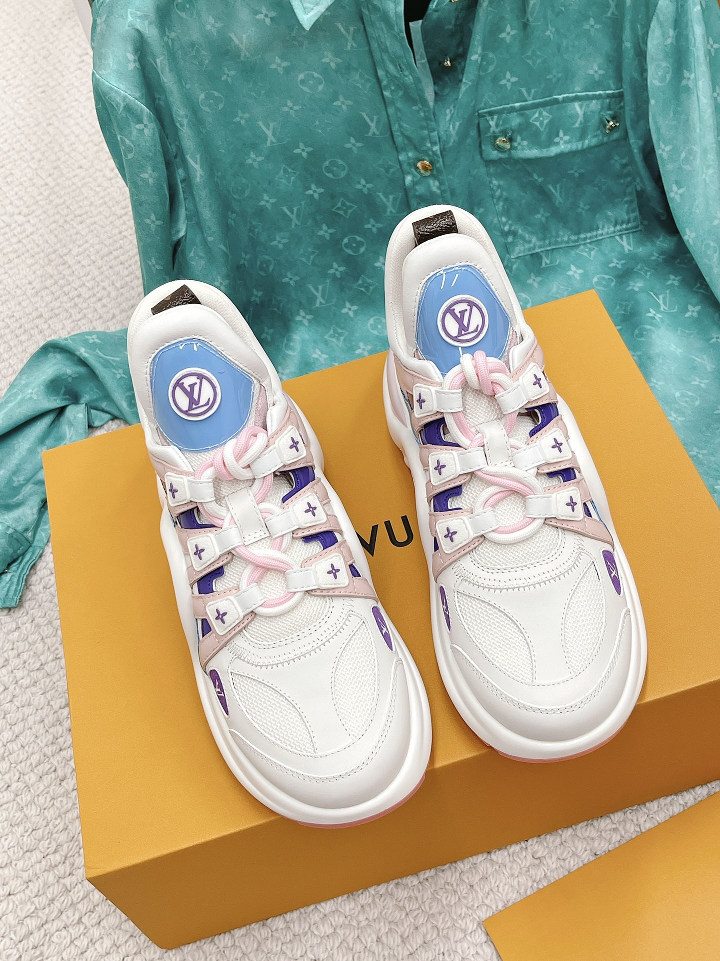Louis Vuitton Women’s LV Archlight Sneaker Blue For Women LV
