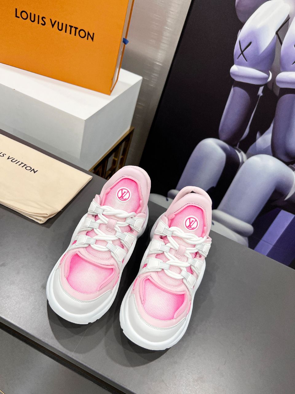 Louis Vuitton Women’s LV Archlight Sneaker Pink For Women LV 1A9RUV
