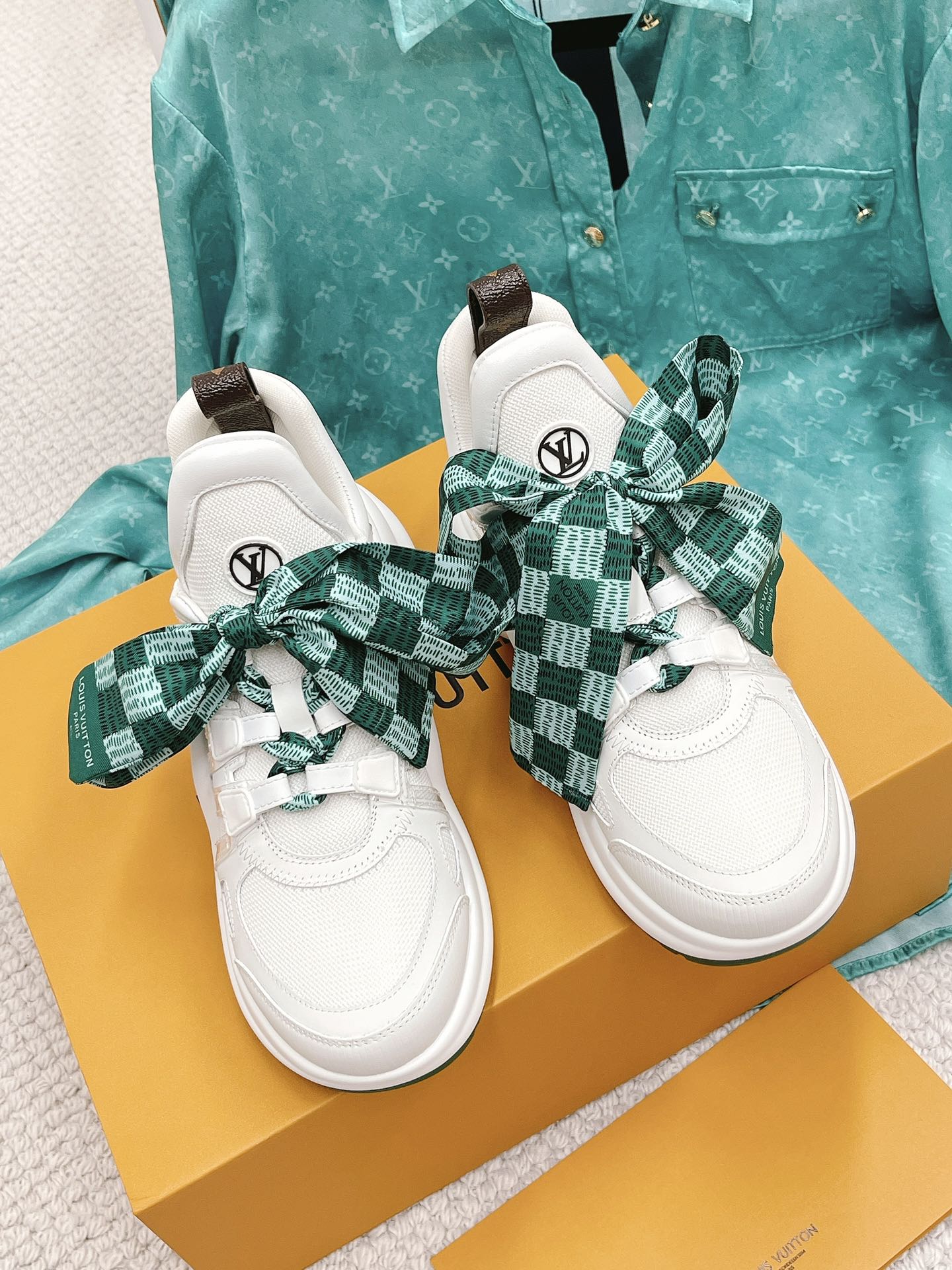 Louis Vuitton Women’s LV Archlight Sneaker White And Green For Women LV 1AACUO