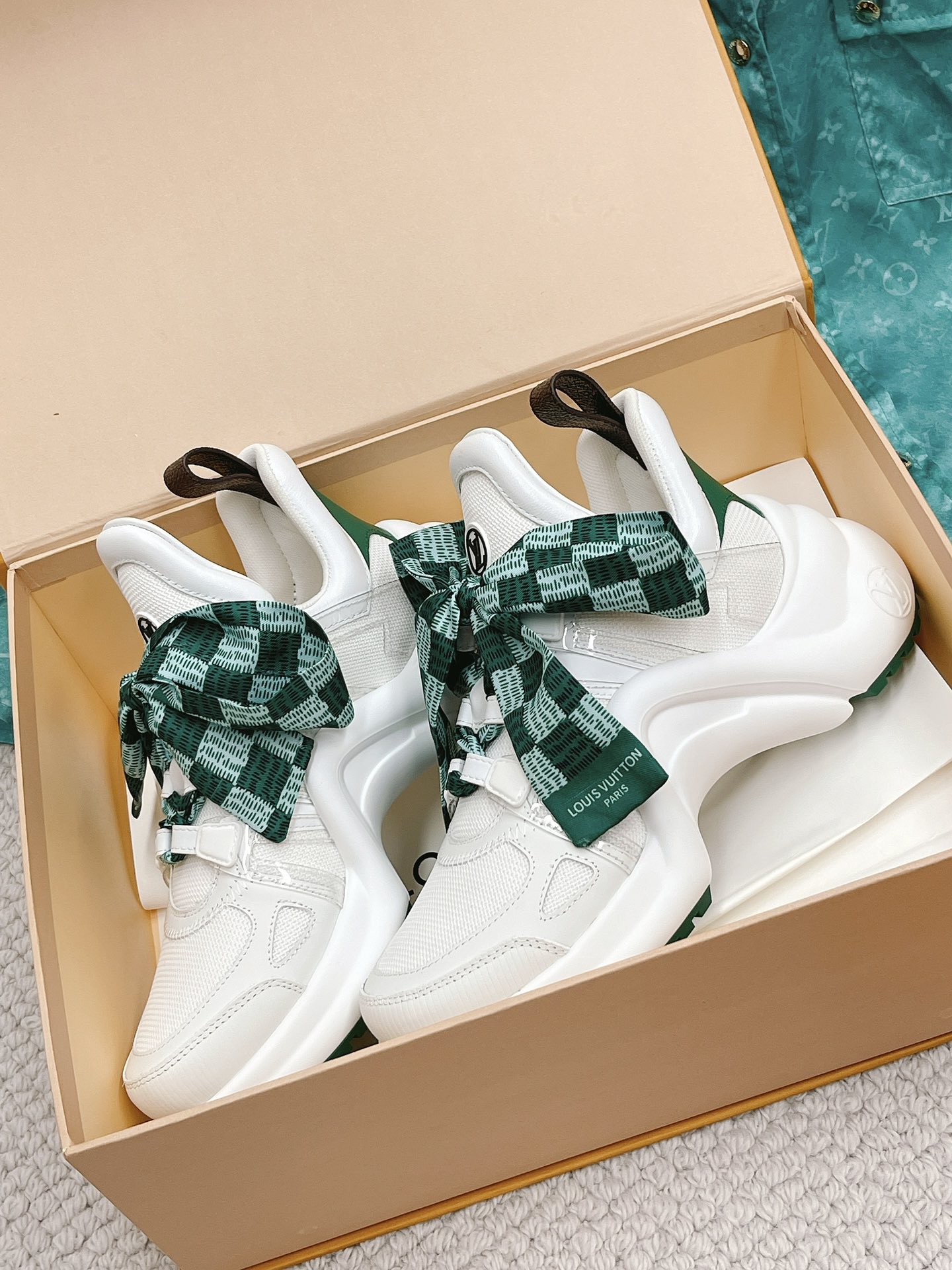 Louis Vuitton Women’s LV Archlight Sneaker White And Green For Women LV 1AACUO