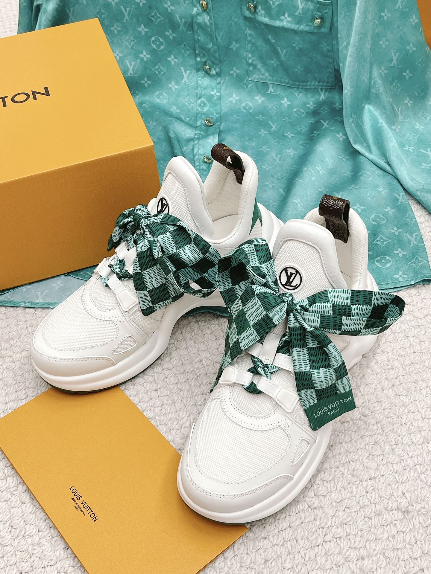 Louis Vuitton Women’s LV Archlight Sneaker White And Green For Women LV 1AACUO
