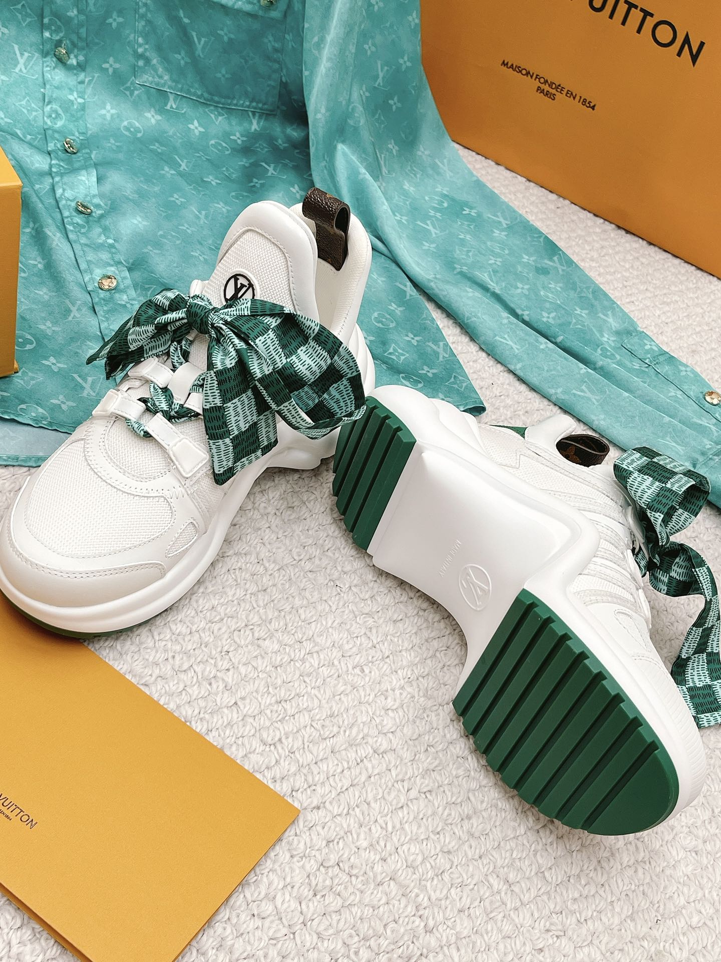 Louis Vuitton Women’s LV Archlight Sneaker White And Green For Women LV 1AACUO