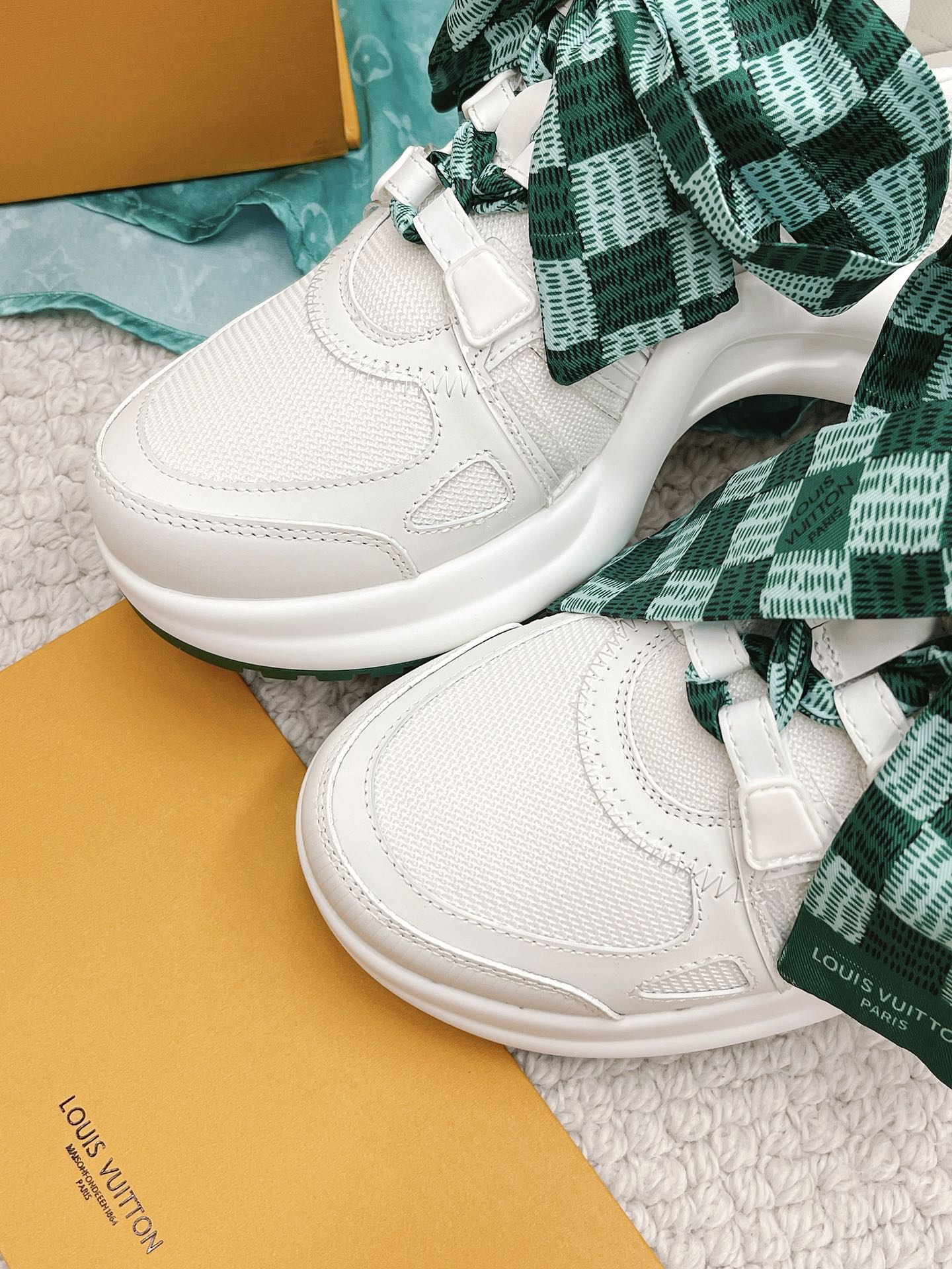 Louis Vuitton Women’s LV Archlight Sneaker White And Green For Women LV 1AACUO