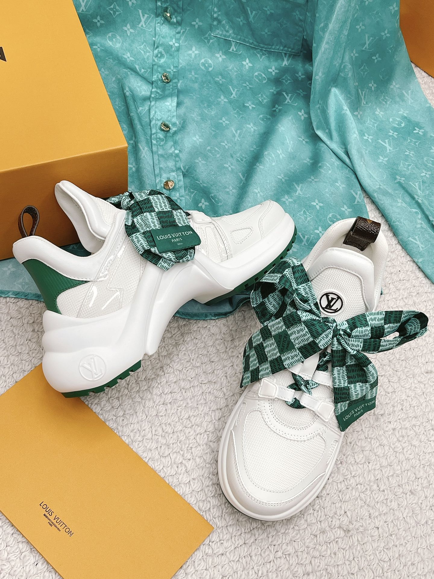 Louis Vuitton Women’s LV Archlight Sneaker White And Green For Women LV 1AACUO