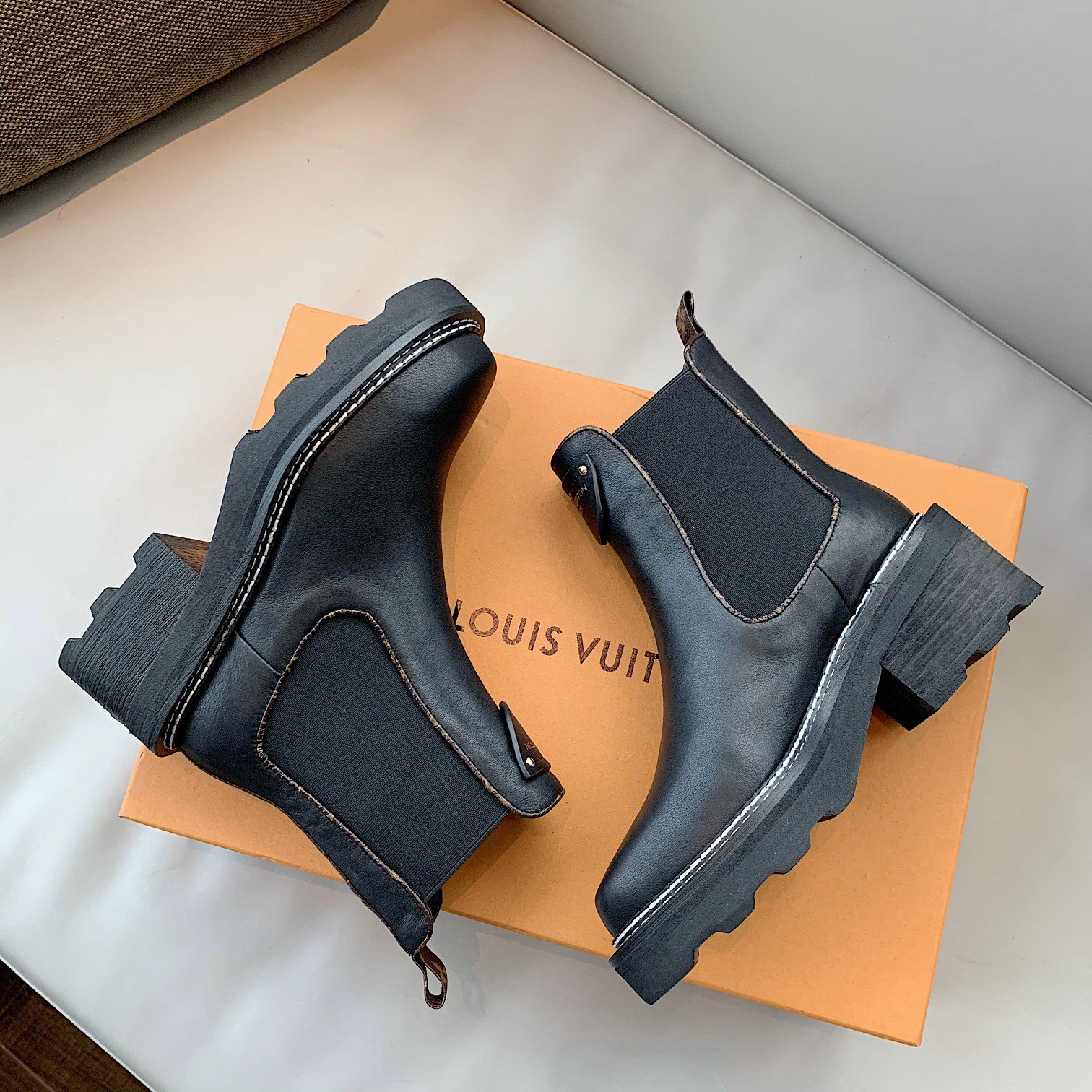 Louis Vuitton Women’s LV Beaubourg Ankle Boot Black For Women LV 1A8949
