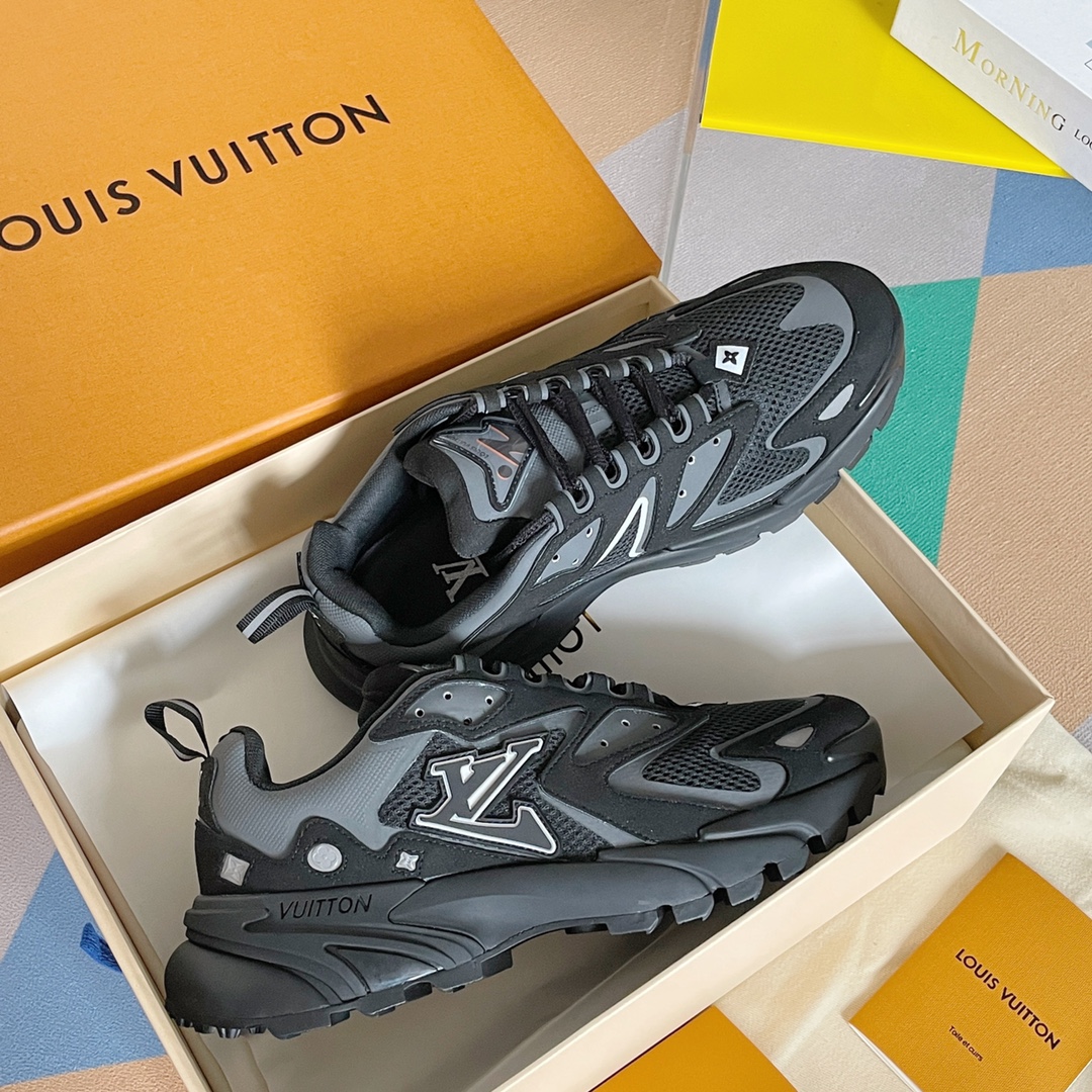 Louis Vuitton Women’s LV Runner Tatic Sneaker Black For Women LV 1A9UNT